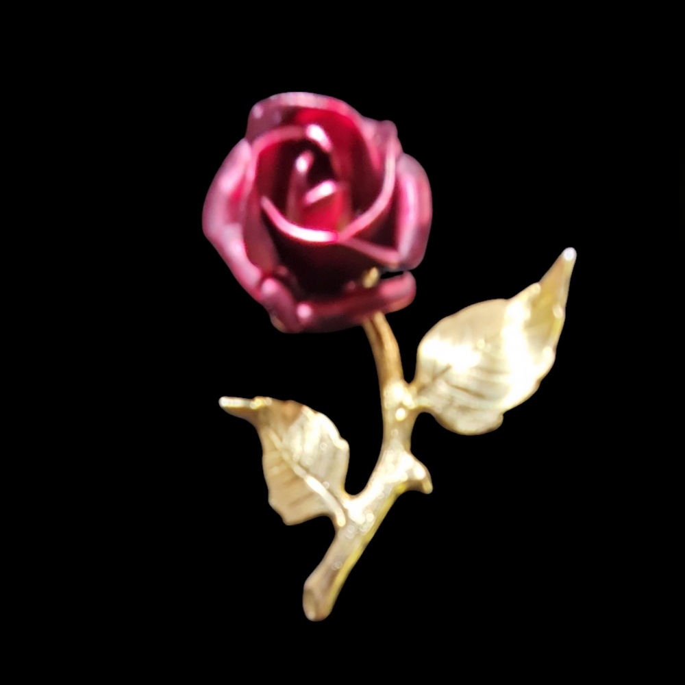 Exquisite vtg. Rose Brooch
